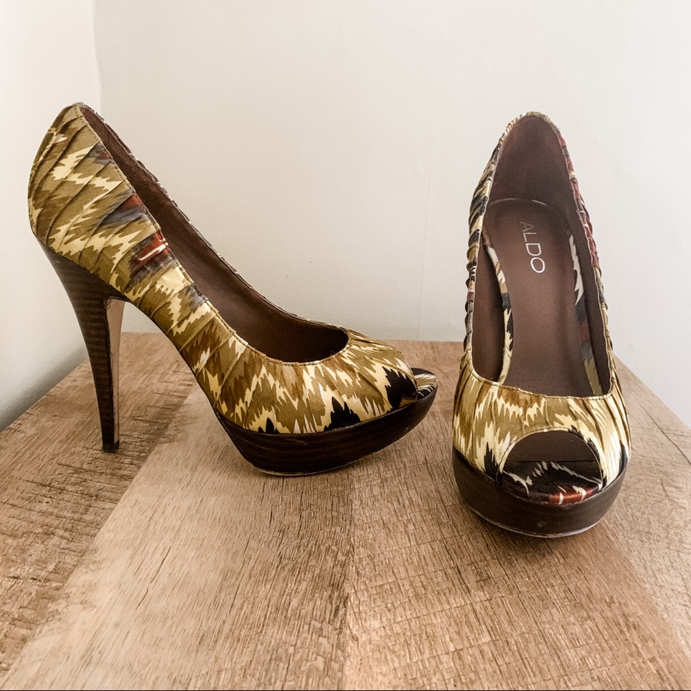 ALDO women’s peep toe pumps, Size 38